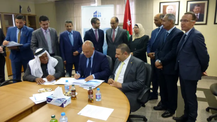 signature des accords de mise en oeuvre du programme