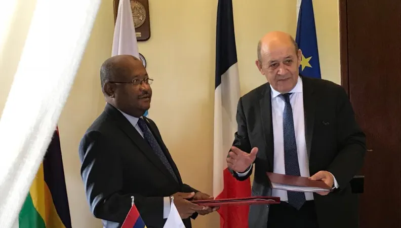 Jean-Yves Le Drian et Hamada Madi