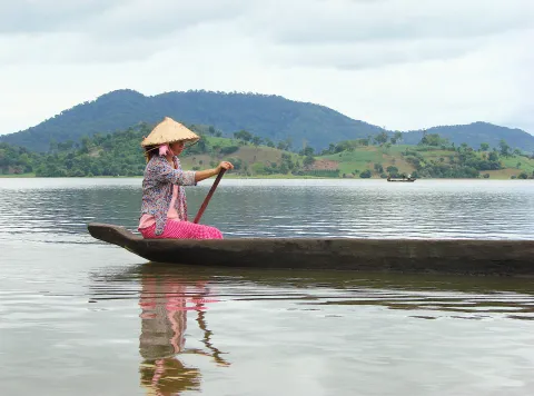 VIETNAM_barque_femme_AFD_Nils_Devernois 2